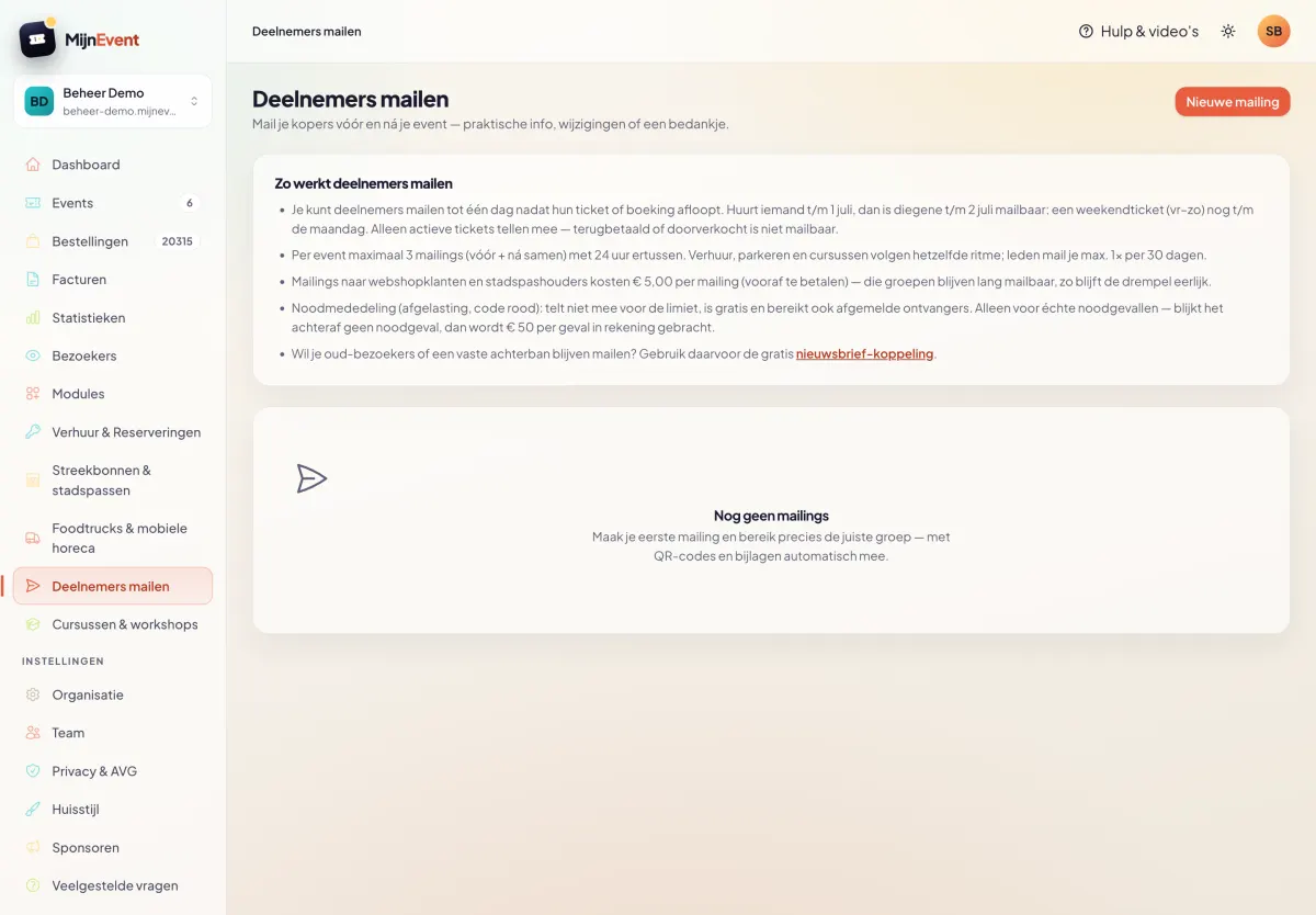 Het mailings-overzicht met het uitleg-paneel: venster, limieten, tarieven en de noodmededeling-uitzondering